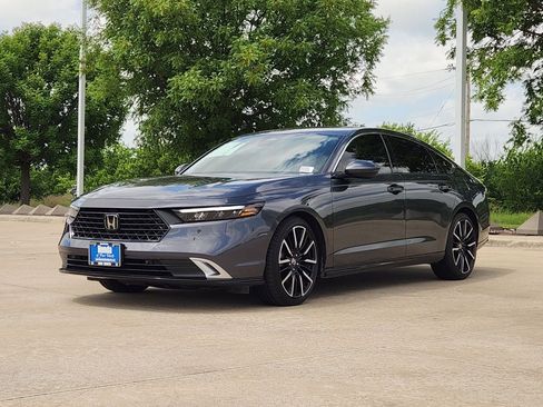 Used 2023 Honda Accord Touring image 3