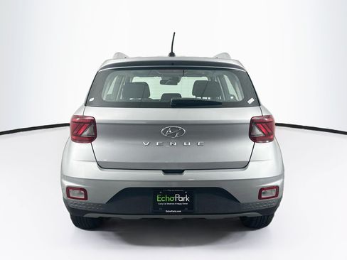 Used 2025 Hyundai Venue SEL FWD image 7