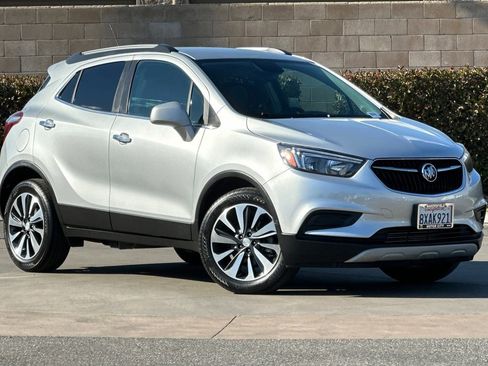Used 2021 Buick Encore Preferred FWD image 2