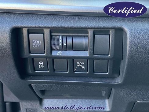 Used 2018 Subaru Crosstrek 2.0i Limited image 17