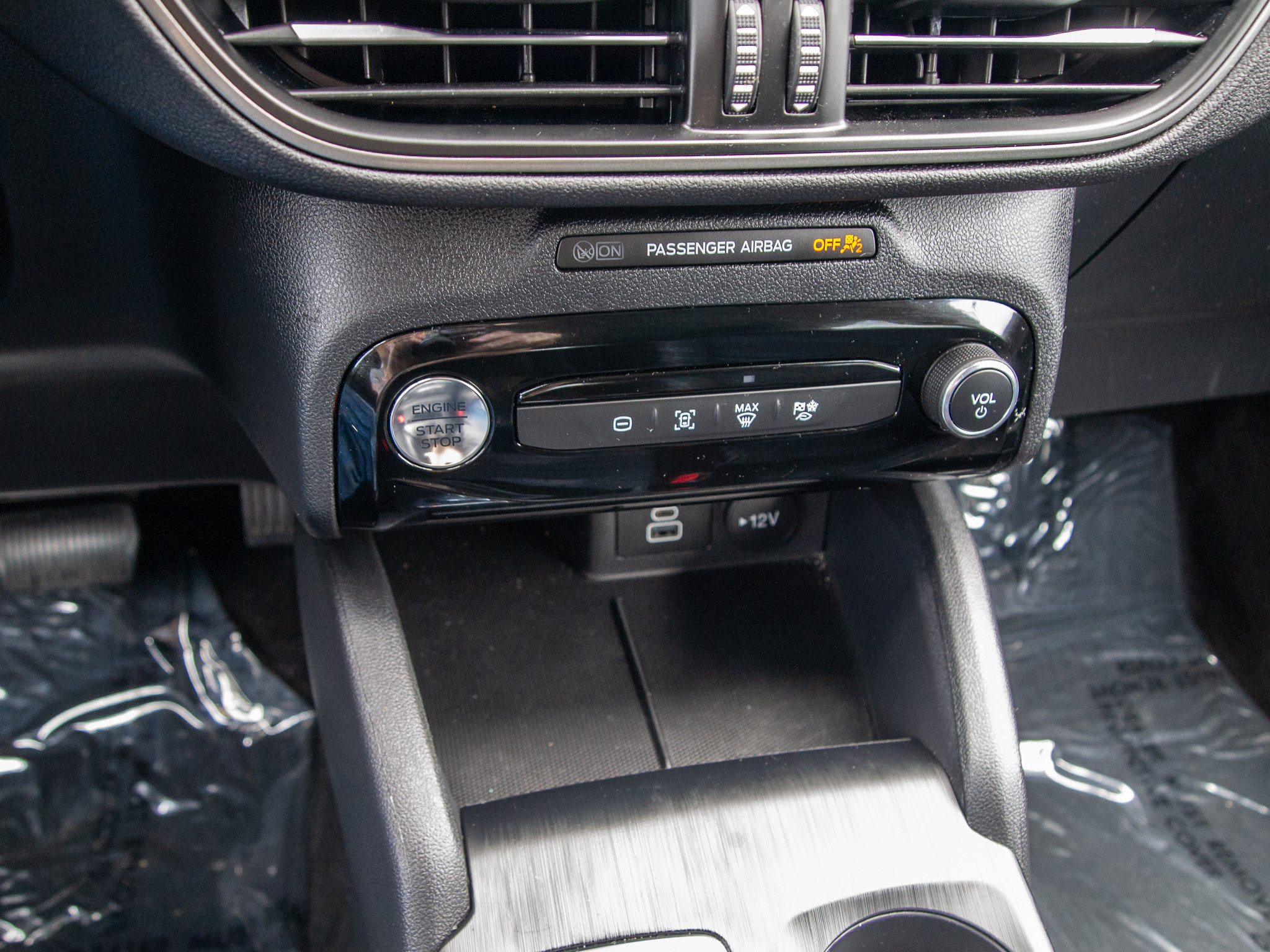 Used 2025 Ford Escape SE FWD image 18