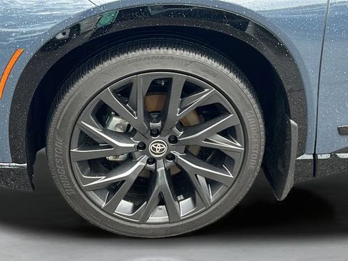 Certified 2025 Toyota Crown Signia w/ Advanced Technology Package AWD/4WD image 28