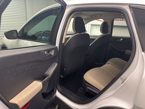 Used 2020 Ford Escape SE Sport image 6