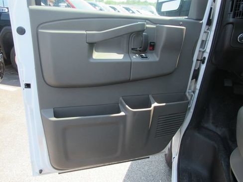 Used 2025 Chevrolet Express 2500 w/ Driver Convenience Package RWD image 9