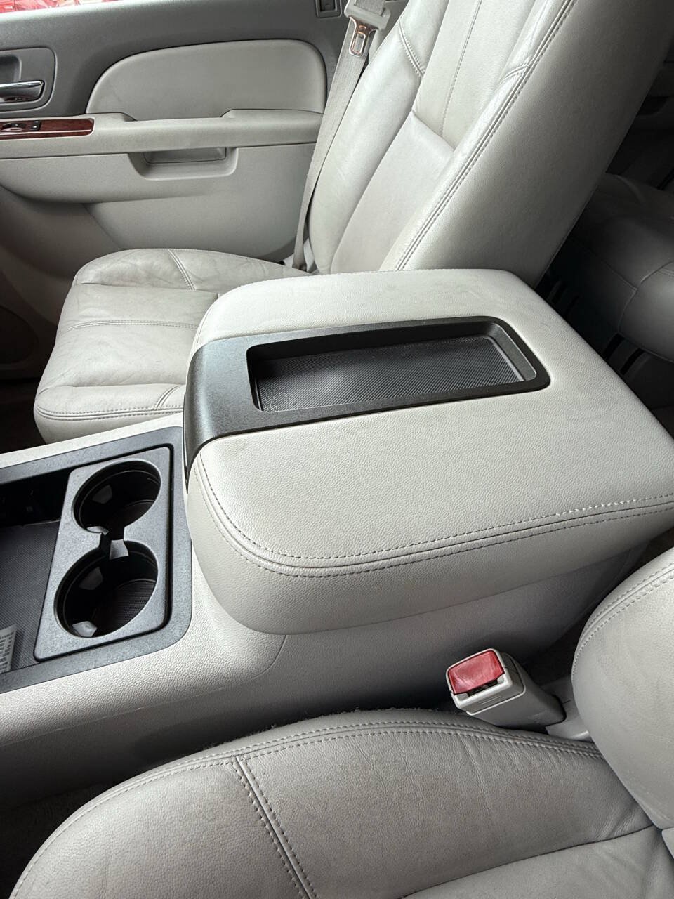Used 2010 GMC Yukon SLT RWD image 24