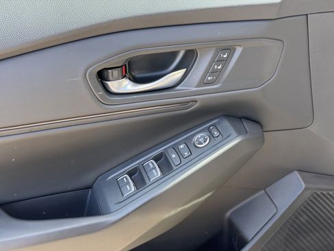 Used 2023 Honda Accord EX-L image 9