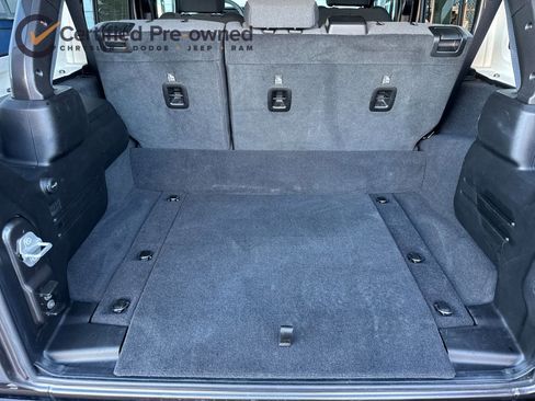 Used 2025 Jeep Wrangler Unlimited Sahara w/ Safety Group image 16