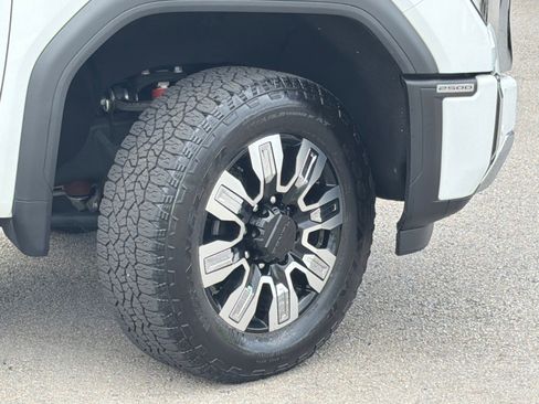 Used 2025 GMC Sierra 2500 Denali w/ Denali Reserve Package AWD/4WD image 5