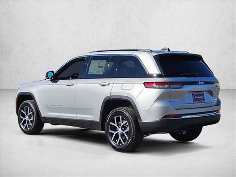New 2025 Jeep Grand Cherokee Limited w/ Trailer Tow Package image 9