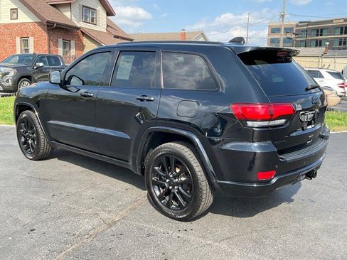 Used 2019 Jeep Grand Cherokee Altitude image 5