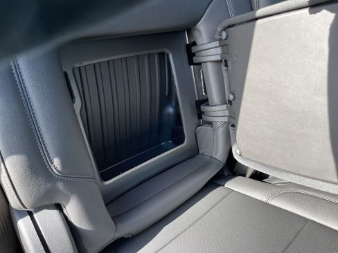 Used 2025 GMC Sierra 1500 SLT w/ SLT Premium Plus Package image 37