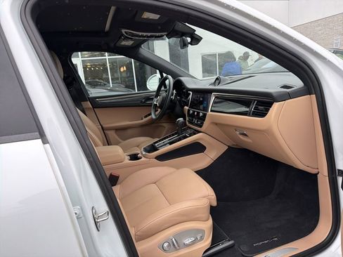 Used 2024 Porsche Macan S AWD/4WD image 2