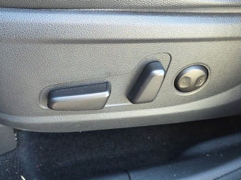 Used 2019 Hyundai Santa Fe Limited image 6