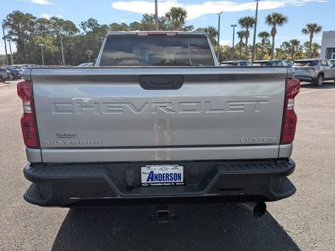 Used 2024 Chevrolet Silverado 2500 Custom w/ Custom Value Package image 4