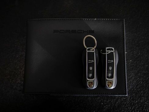 Used 2024 Porsche Cayenne Coupe image 45