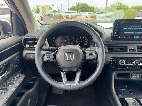 Used 2024 Honda Pilot Touring image 9