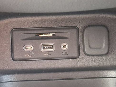 Certified 2024 Chevrolet Equinox LT FWD image 25