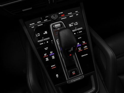 Certified 2023 Porsche Cayenne AWD/4WD image 35