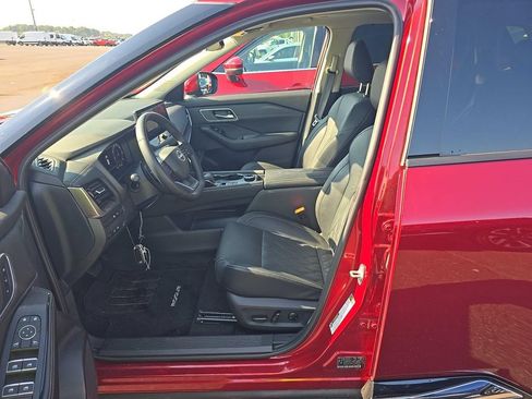 Certified 2026 Nissan Rogue Platinum w/ Platinum Premium Package AWD/4WD image 13