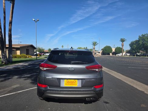 Used 2016 Hyundai Tucson Limited w/ Option Group 03 FWD image 10