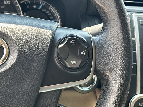 Used 2013 Toyota Camry XLE FWD image 19
