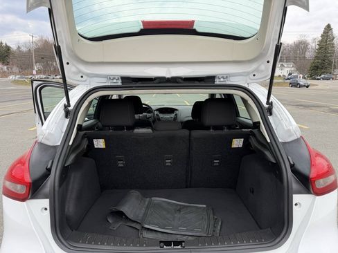 Used 2016 Ford Focus SE FWD image 20