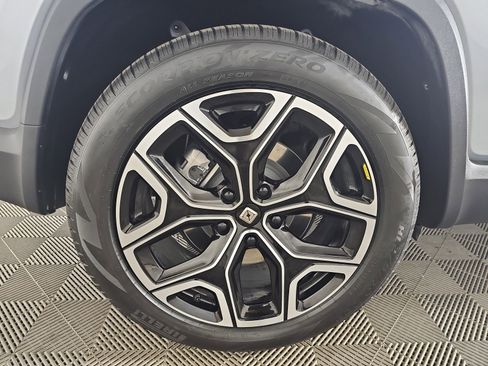 Used 2024 Rivian R1S Adventure AWD/4WD image 11