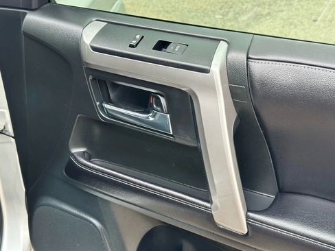 Used 2016 Toyota 4Runner Limited image 21