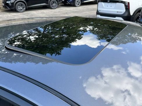 Used 2024 Nissan Altima 2.5 SV w/ SV Premium Package FWD image 7