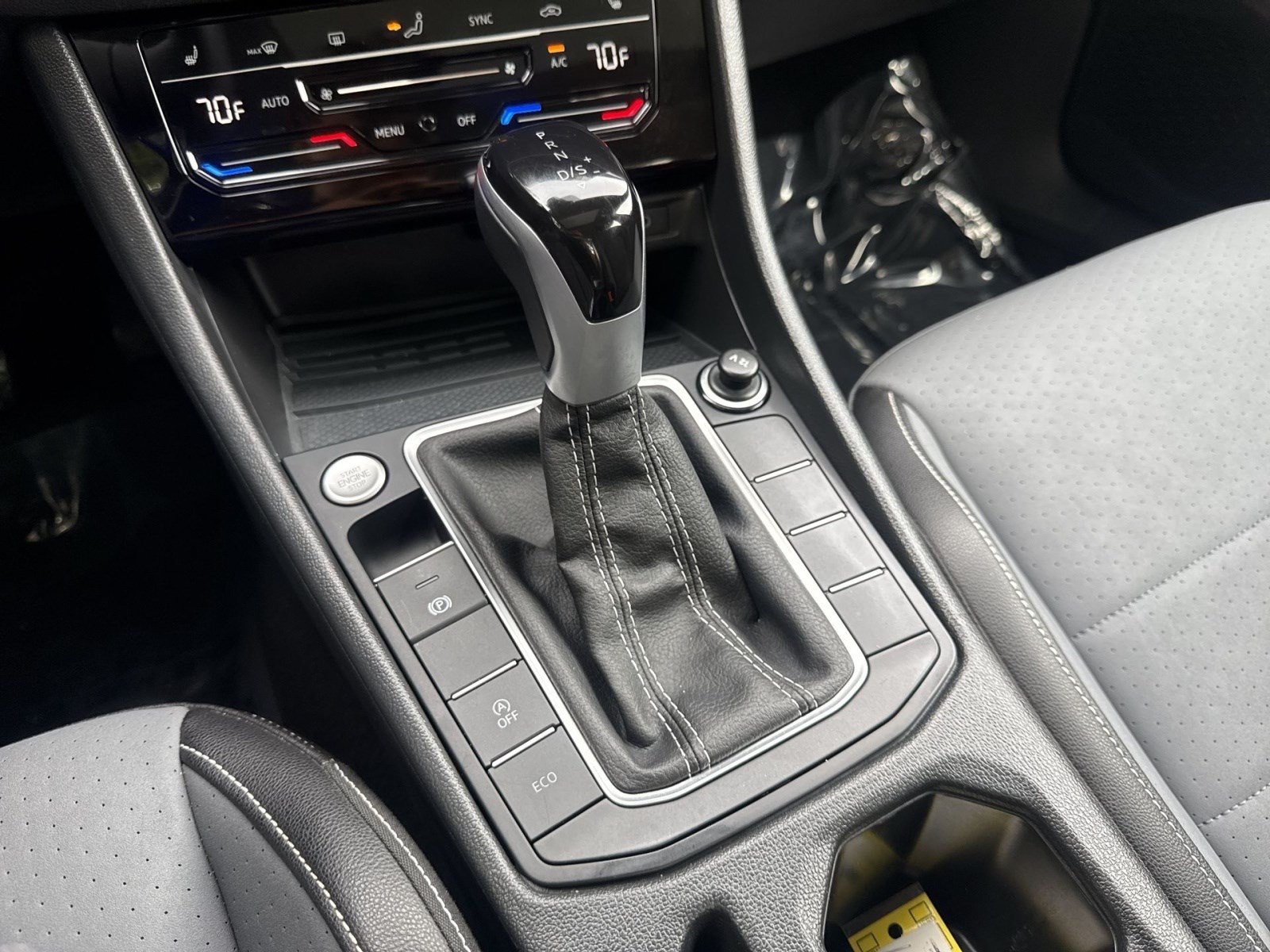 Used 2025 Volkswagen Jetta SE FWD image 21