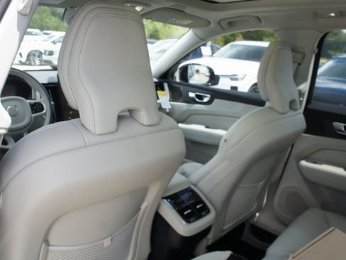 New 2026 Volvo XC60 B5 Ultra w/ Protection Package Premier image 21