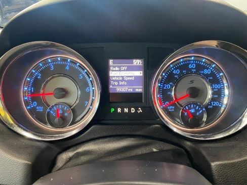 Used 2015 Chrysler Town & Country S image 18