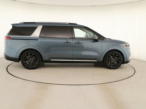 Used 2022 Kia Carnival SX FWD image 8