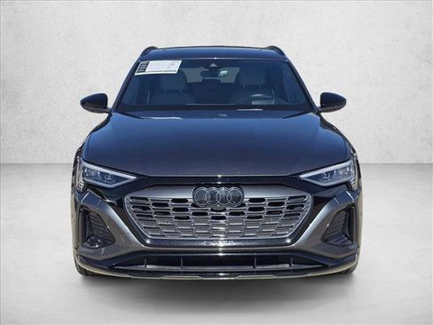 Used 2024 Audi Q8 e-tron Prestige w/ Prestige Package image 2