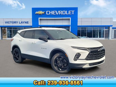 Used 2024 Chevrolet Blazer LT w/ Convenience Package FWD image 1