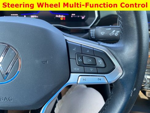 Used 2024 Volkswagen Jetta SE w/ Panoramic Sunroof Package FWD image 22