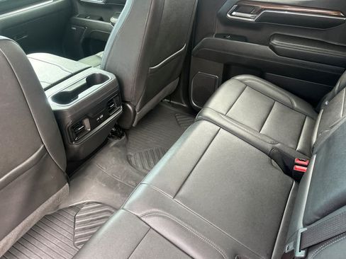 Used 2024 Chevrolet Silverado 1500 LT Trail Boss w/ Convenience Package II AWD/4WD image 4
