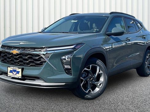 New 2026 Chevrolet Trax LT w/ Driver Confidence Package image 14