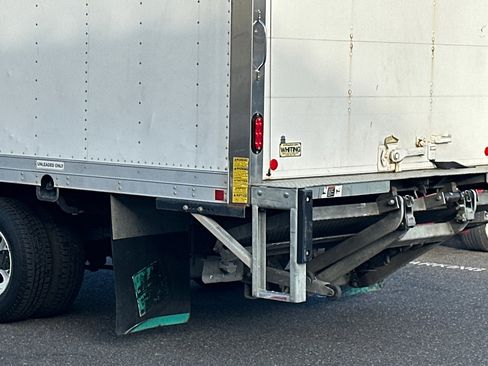 Used 2019 Ford E-350 and Econoline 350 Super Duty w/ Power Windows & Locks Group image 7