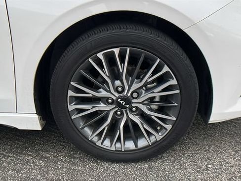 Used 2023 Kia Forte GT-Line w/ GT-Line Technology Package FWD image 11