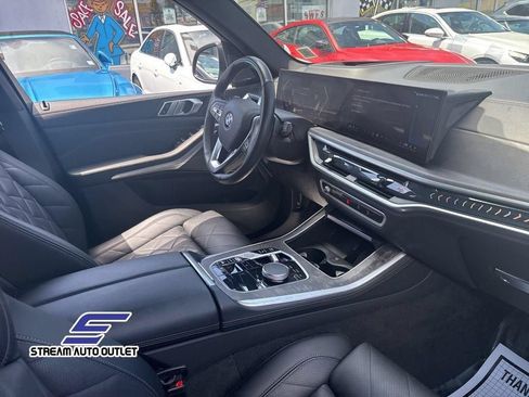 Used 2024 BMW X5 xDrive40i w/ Premium Package AWD/4WD image 9