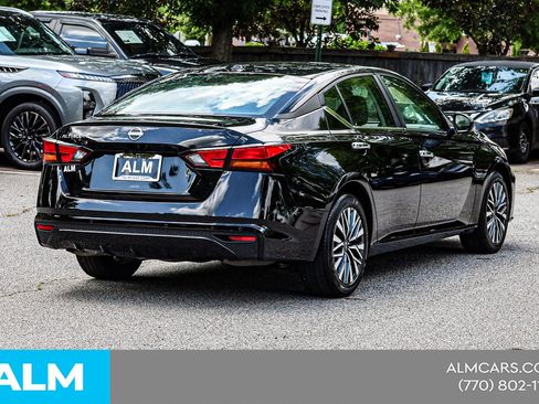 Used 2025 Nissan Altima 2.5 SV FWD image 7