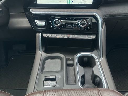 Used 2024 GMC Sierra 2500 Denali w/ Denali Reserve Package image 27