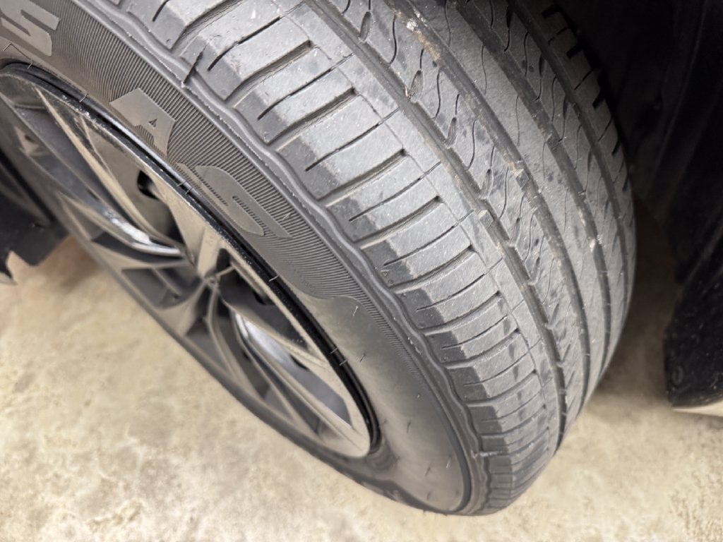Used 2015 Toyota Camry LE FWD image 29