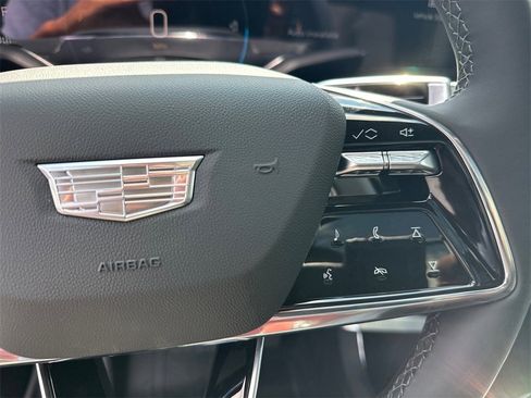 New 2025 Cadillac Lyriq Luxury image 25