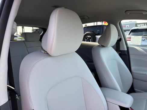 Used 2024 Hyundai Kona SEL FWD image 14