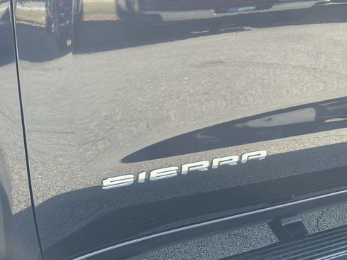 Used 2025 GMC Sierra 1500 SLT AWD/4WD image 29