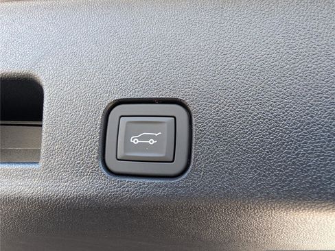 New 2026 Chevrolet Traverse Z71 w/ Driver Confidence Package image 11