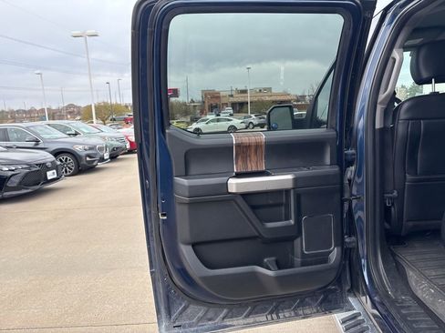 Used 2020 Ford F150 Lariat image 28