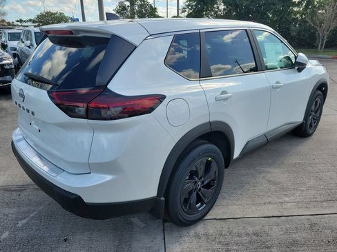 New 2026 Nissan Rogue SV FWD image 2